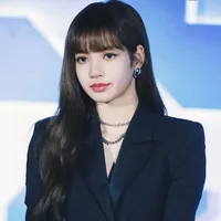 Lisa( cô+ Manobal Tổng)