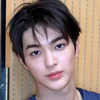 Ahn Keonho (22 tuổi)