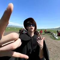 Đinh Sư Tử | @sut.uer [ 22 ]