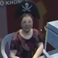Bác gái trà đá ( mẹ anh hai) 🫖🧊