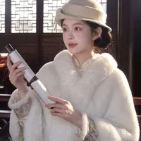 Trần San San•