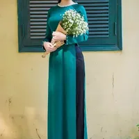 Giáo viên nữ