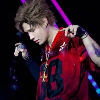 ୨୧ QUANG HUY • RYN LEE