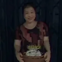 Bà bán trà đá
