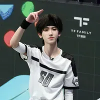 Tả Kỳ Hàm _em