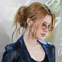 Nguyễn Hoàng Yến - Cô