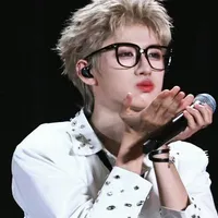 t/giả