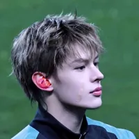 Chao Yufan( lớp trưởng)
