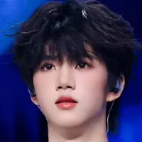Trương Hàm Thụy / @ZHR