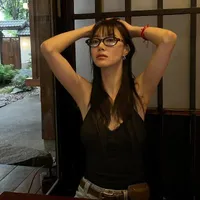 Jingjing Yu [nàng]