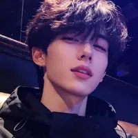 Bùi Đoàn Thanh Tùng(ba nhỏ em)