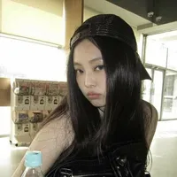 Kim Jennie - Em