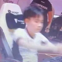 Xấu gái nên dái âm u