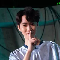 Quán Tuấn