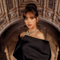 Lalisa Manobal (cô)