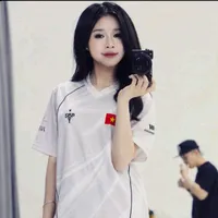 Phan Thị Ngọc Hương (Shizuka)