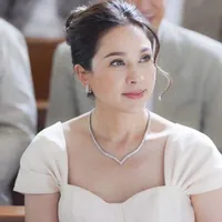 Kathaleeya McIntosh [ mẹ nàng ]