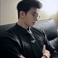 Lục Dật Thần