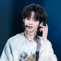 Dương Hàm Bác / @yhb