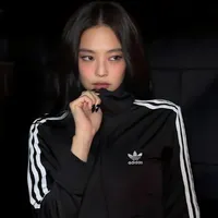 Kim Jennie - Em