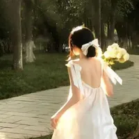 Đặng Anh Đào(lớp trưởng 11A2)