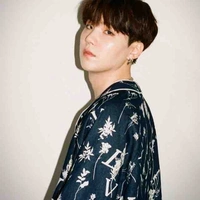 Min Yoongi - hắn