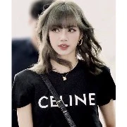 Lisa_chị của Tae