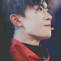 *Dịch Dương Thiên Tỷ*