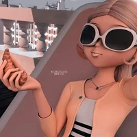 @ChloeBourgeois_QueenBee