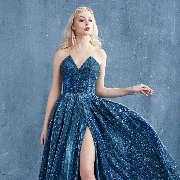 Hoàng hậu Anh ( mẹ nuôi nữ9)