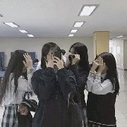 4 chị