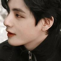 KIM TAEHYUNG ( HẮN )