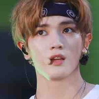 Taeyong 