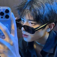 Leo Henry | @LionKing |