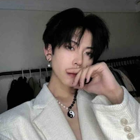 Capricorn Mark | @BlackWhite |