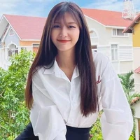 Liz (chị Sara )