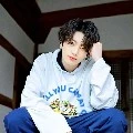 Jungkook( anh trai Lisa)
