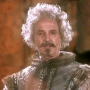 Nick suýt mất đầu