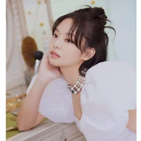 Jennie ( bạn thân Lisa)