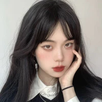 Lisa ( quản lý của cô)