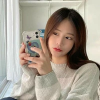 Hà Tú Quyên(mẹ anh)