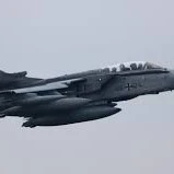 Máu bay chiến đấu