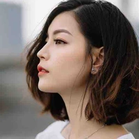 Cô hiệu trưởng