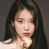 Iu(chị của Kim Jisoo)
