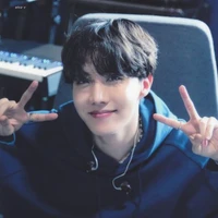Jung Hoseok ( Y )