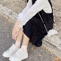 bạn cô Kim Tina