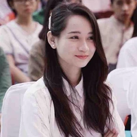 Lam (ngồi gần Hiền)