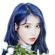 IU (chị gái Lisa)