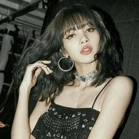 Lalisa Manoban( Cô )