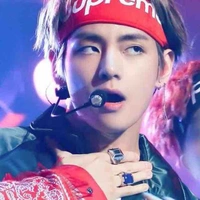 Kim  Taehyung - Hắn